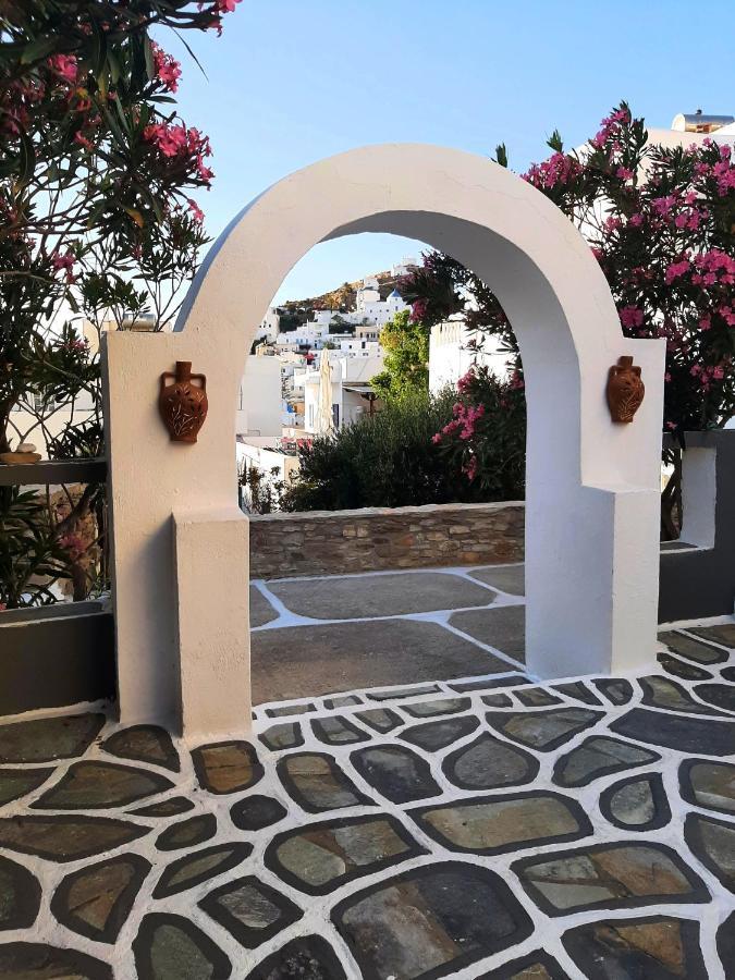 George'S Place Chora  Exterior photo
