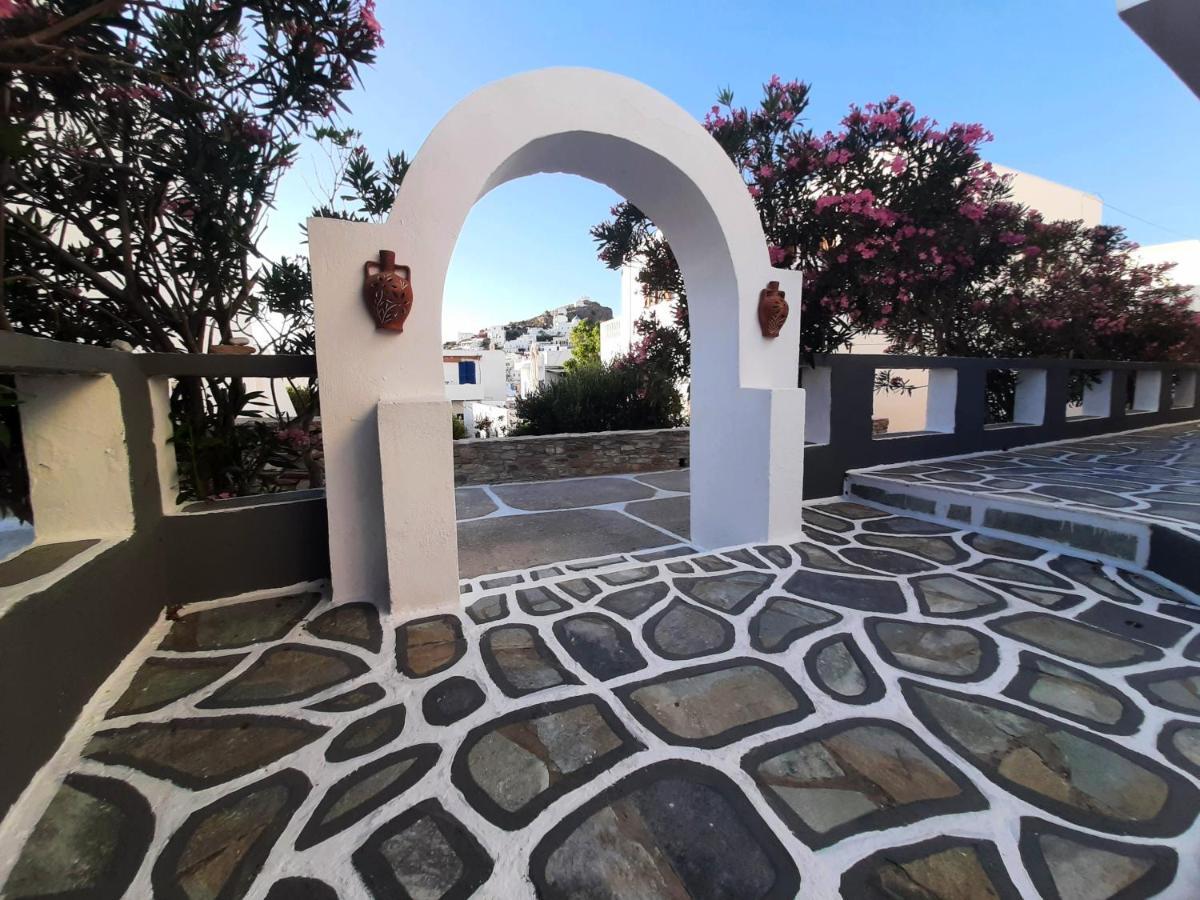 George'S Place Chora  Exterior photo