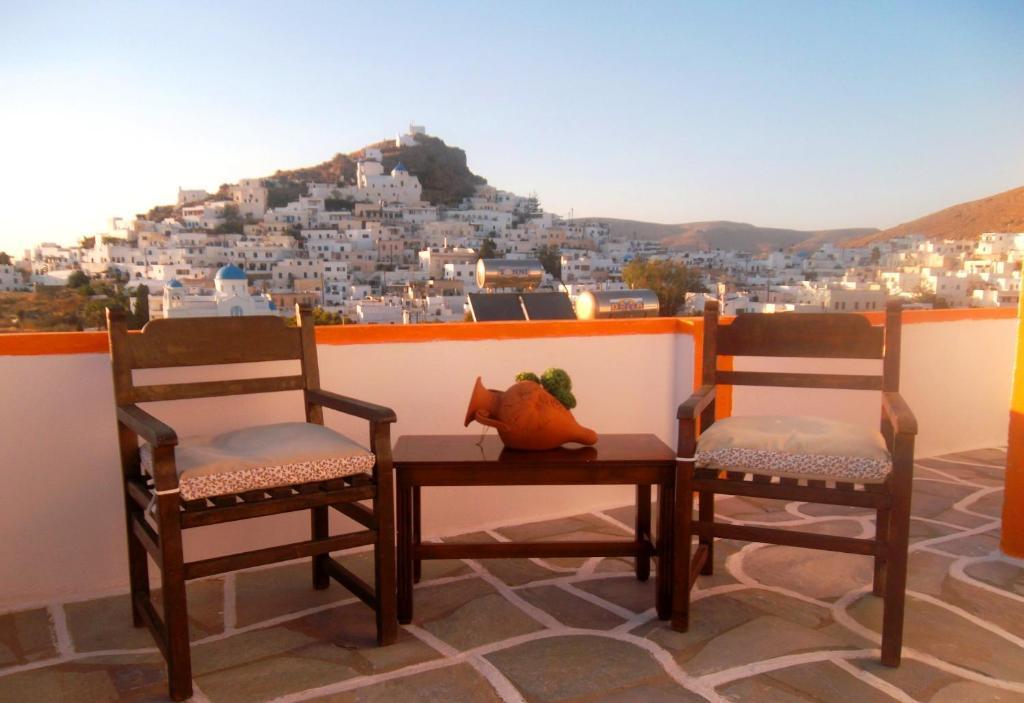 George'S Place Chora  Room photo